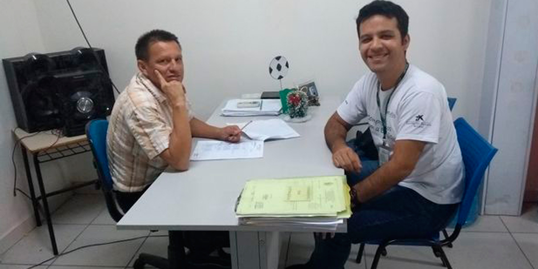 El profesor José Roberto Alencar con João Pedro Rebelo, formador de ProFuturo.