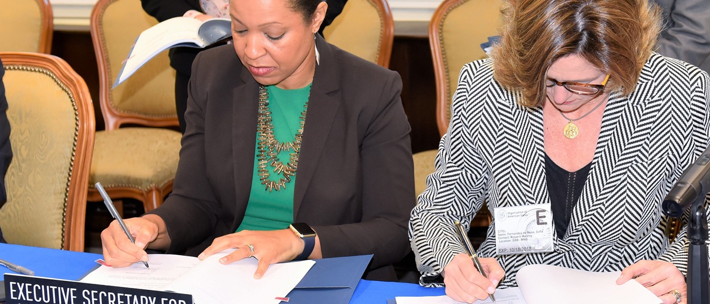 ProFuturo signe un accord avec l ‘OEA pour étendre son programme à cinq pays des Caraïbes