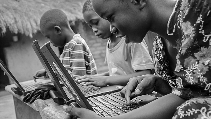 NASCO Feeding Minds: salvando vidas através da educação digital