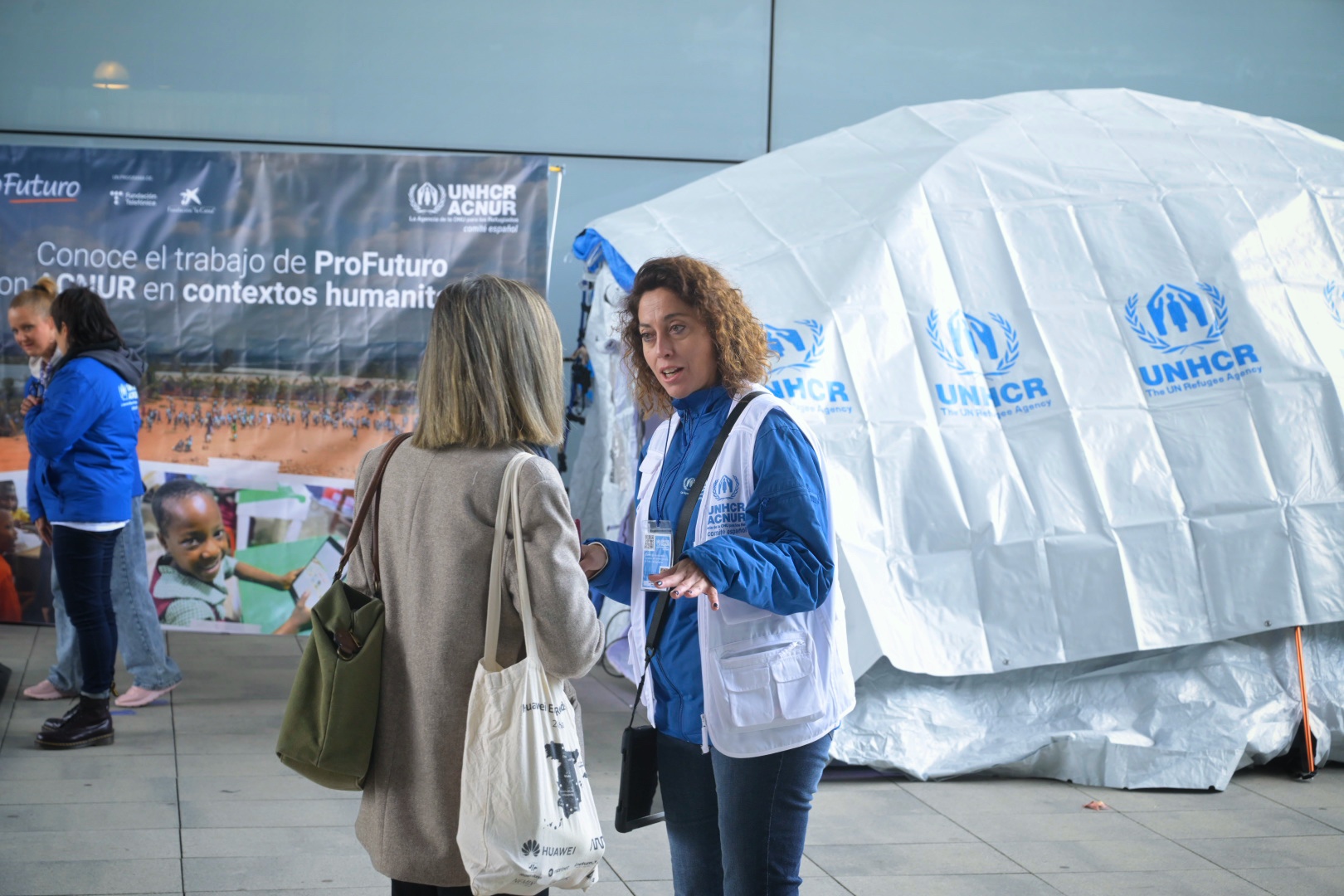 ProFuturo and UNHCR showcase their work with refugees