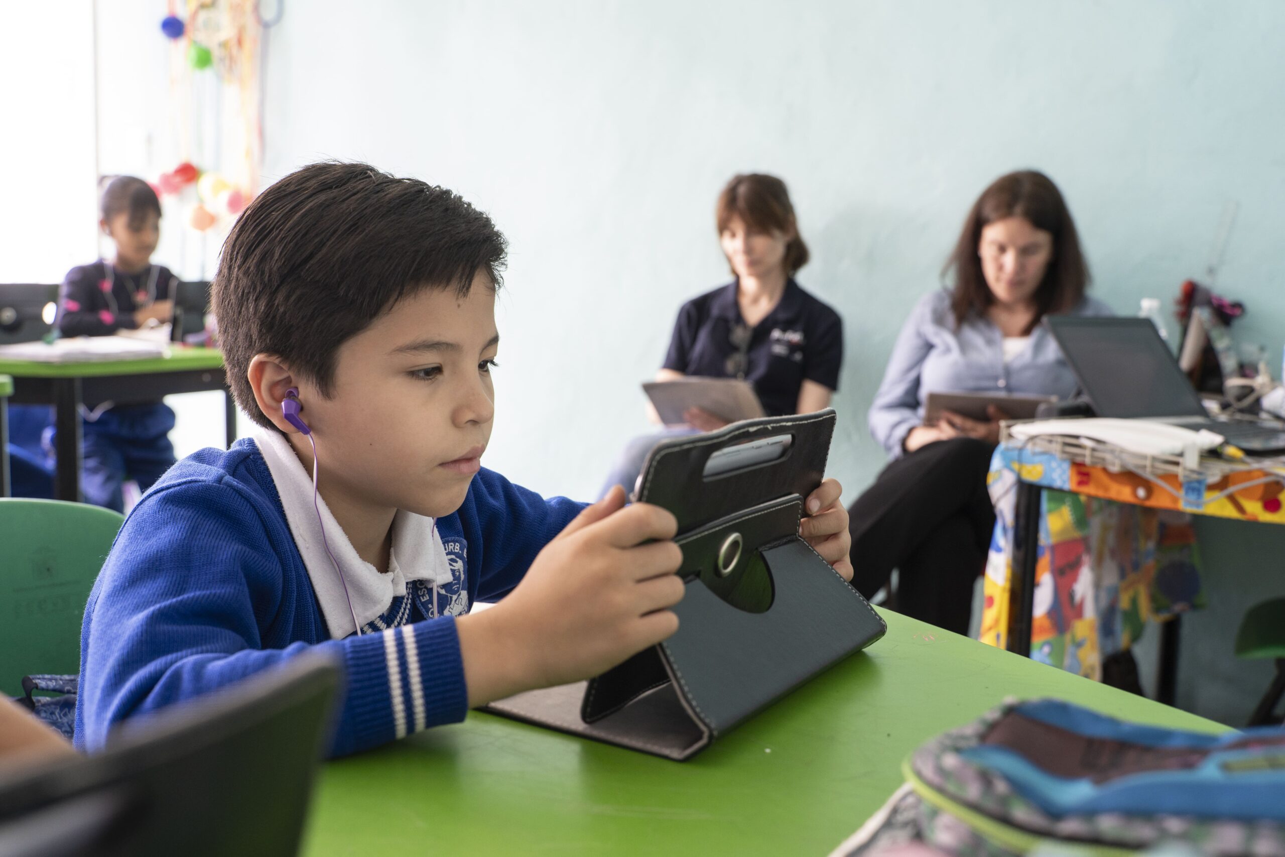 Iberia y ProFuturo, un año de colaboración para impulsar la innovación educativa en escuelas vulnerables de América Latina