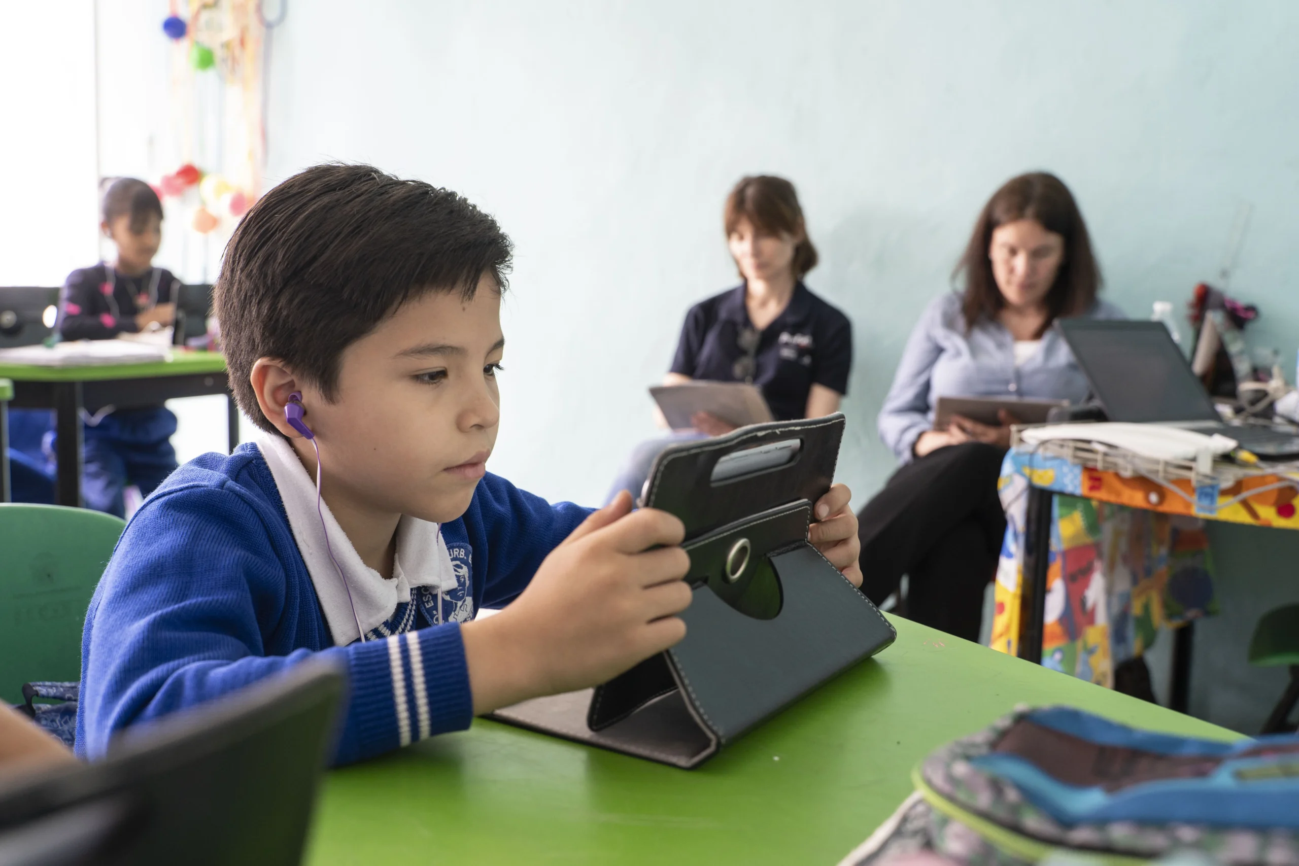 Visita conjunta de Iberia y ProFuturo a uno de sus centros educativos en México.