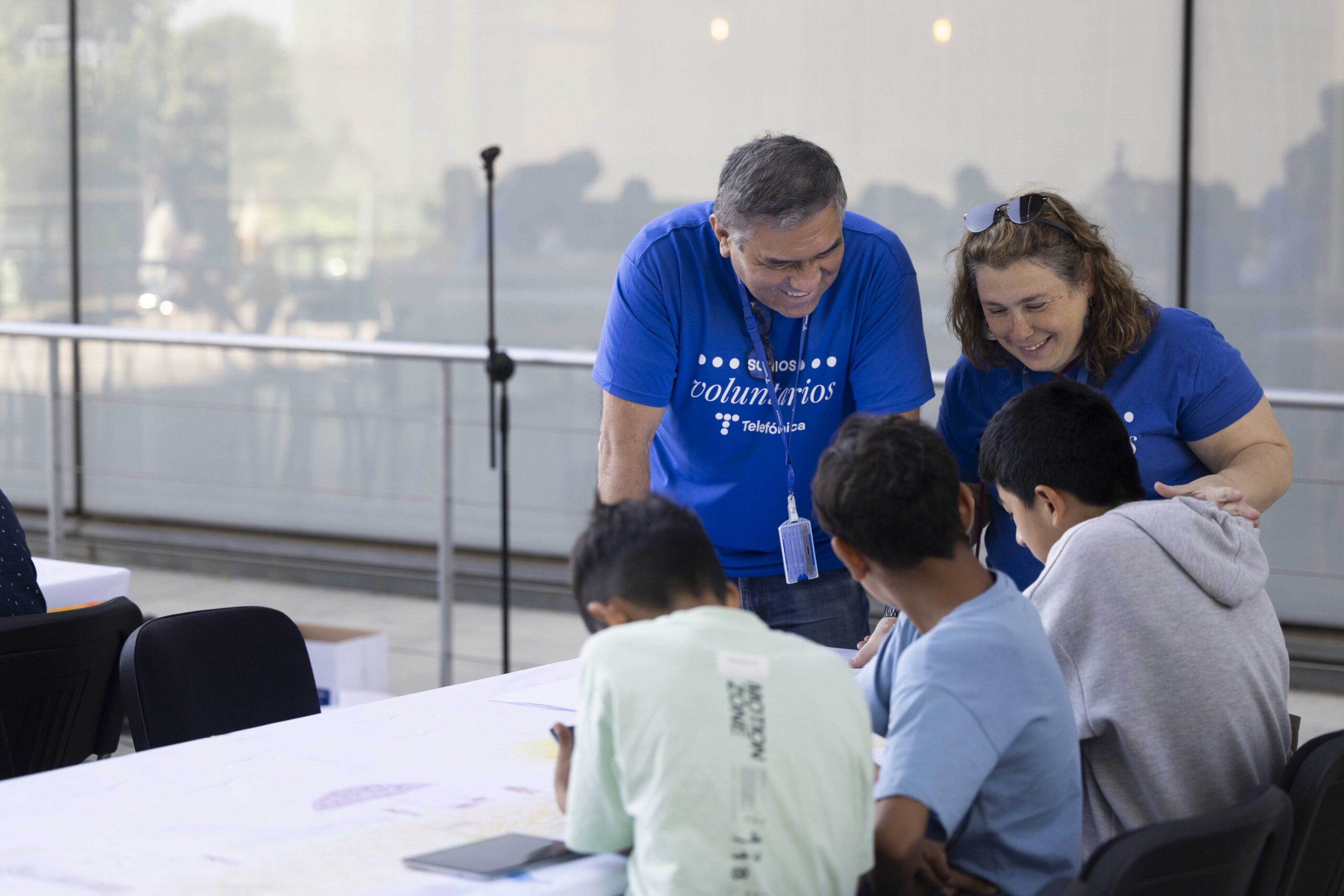 Pensamiento computacional y creatividad en el Día Internacional del Voluntariado de Telefónica