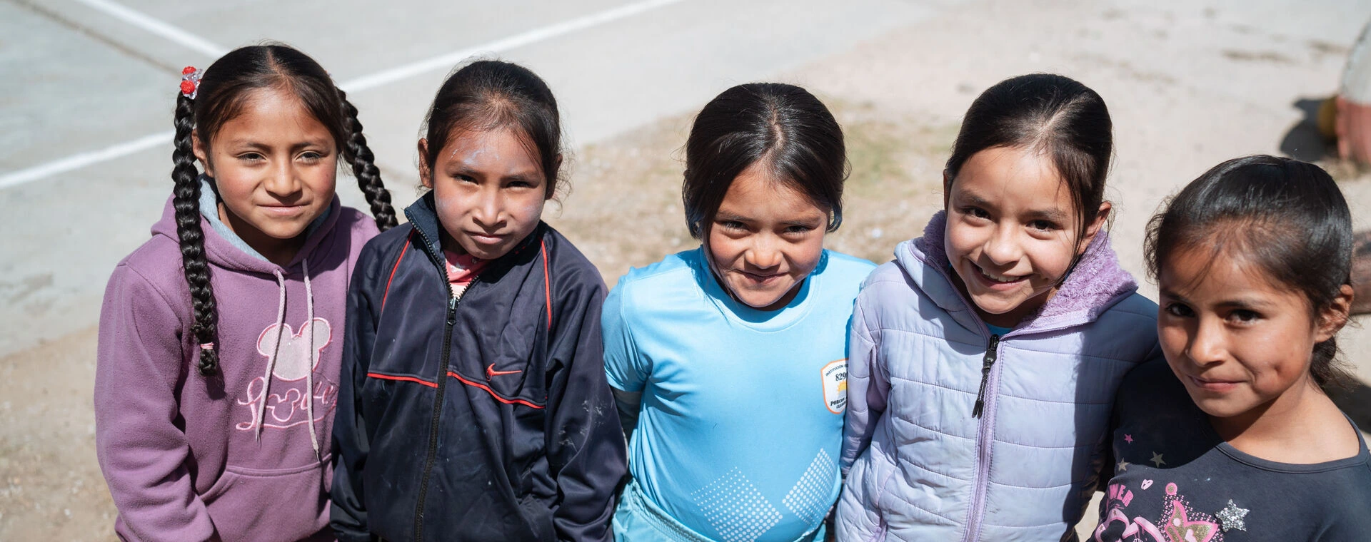 Comprometidos con la educación en Perú. Comprometidos con la educación en Perú.